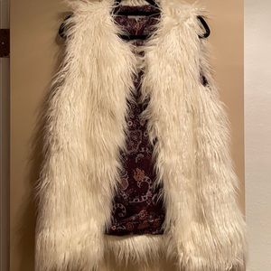 NWT Faux fur vest